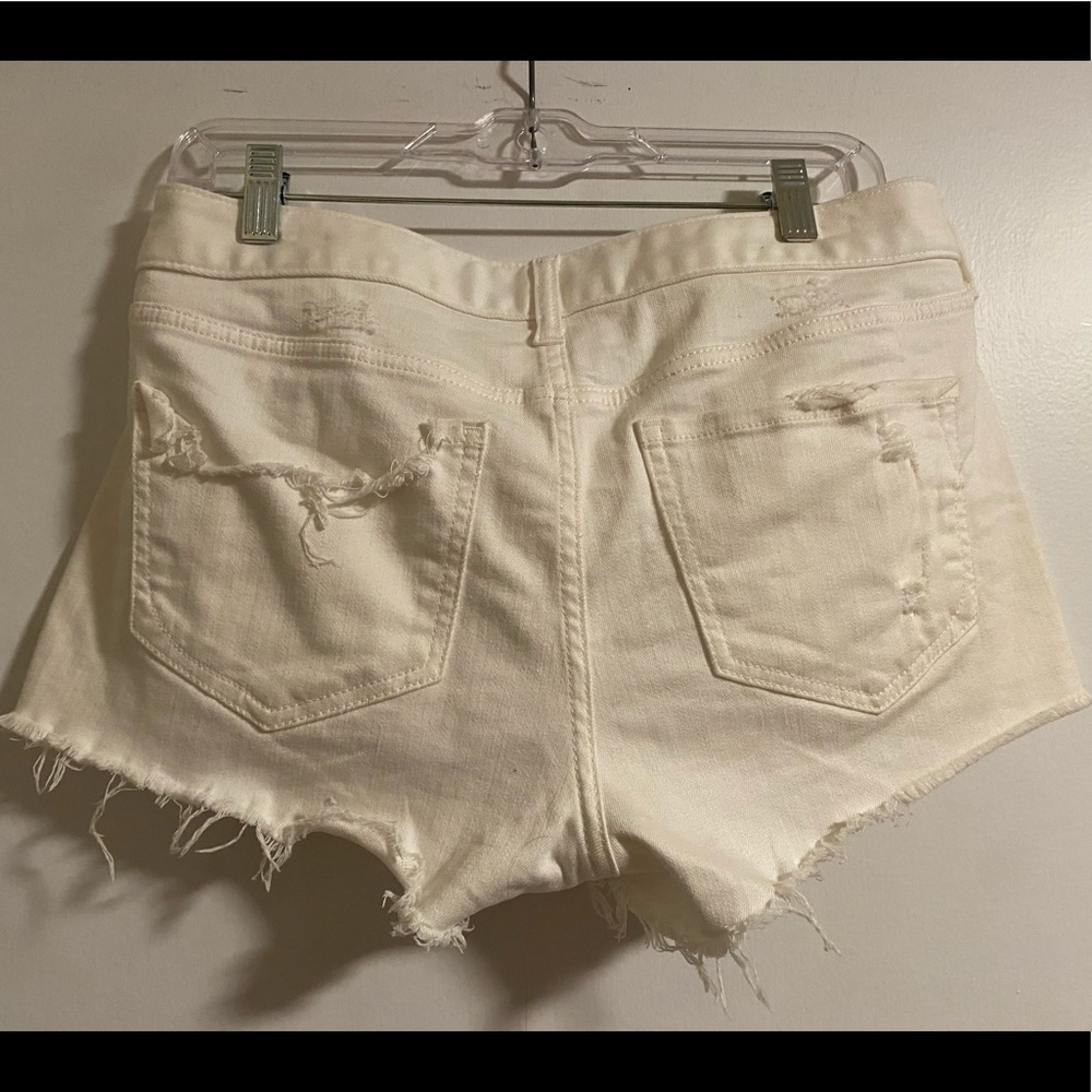 Express Low Rise white shorts. - Picture 2 of 4